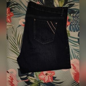 Gloria Vanderbuilt. Skinny Jeans